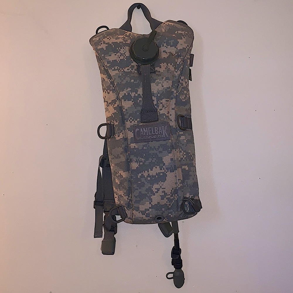 CAMELBAK MAXIMUM GEAR Military Hydration Backpack Digital Camo